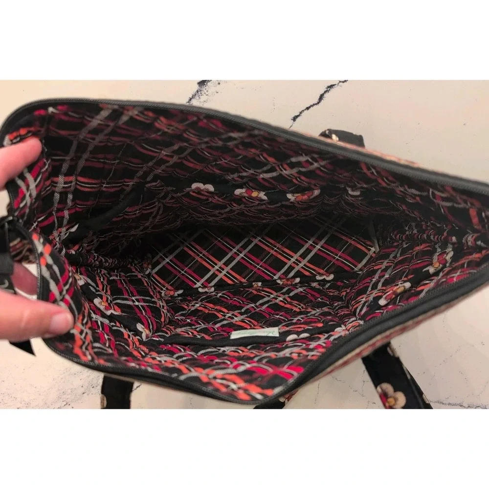 Vera Bradley Large Black Pirouette Shoulder Bag  Zip Top‎ Plaid Interior